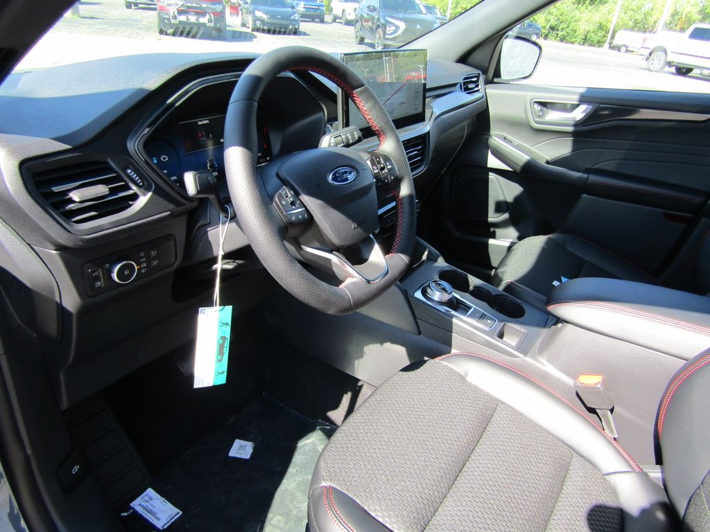 2025 Ford Escape ST-Line Select photo 8