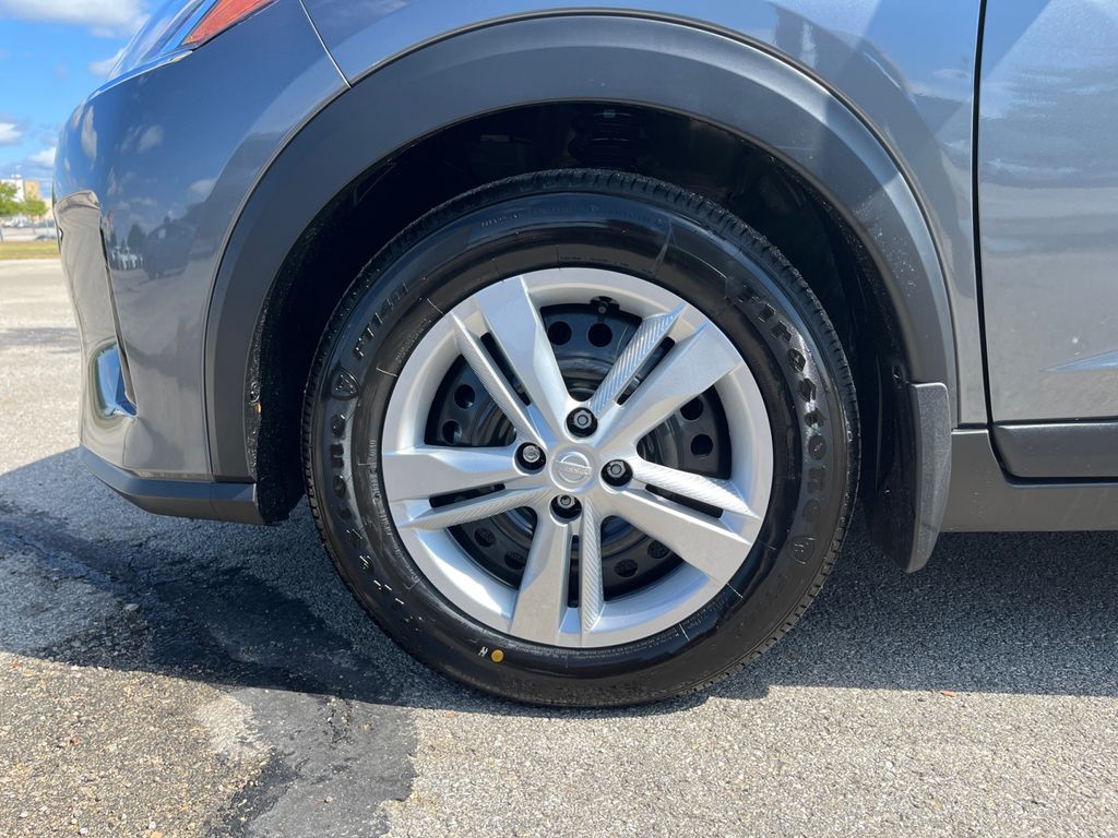 2025 Nissan Kicks Play S photo 18