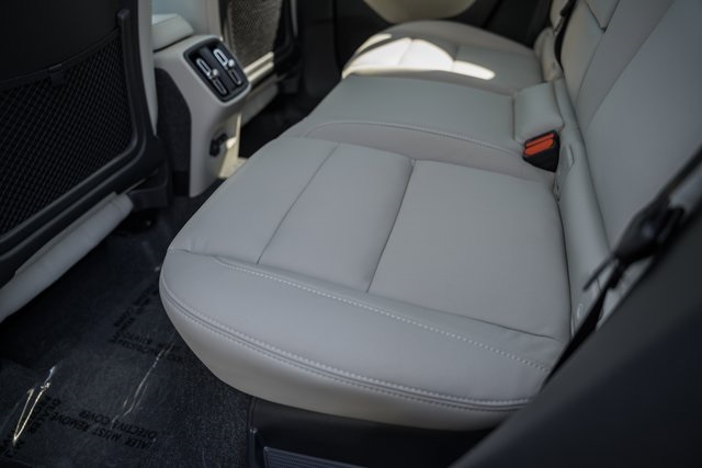 2026 Volvo XC40 Plus photo 29