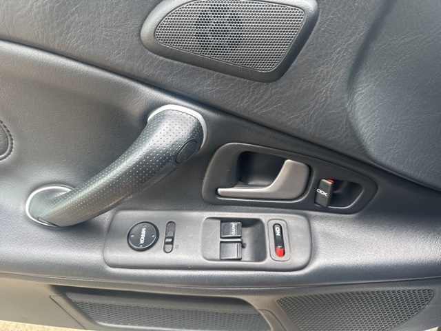 2005 Honda S2000 Base photo 11