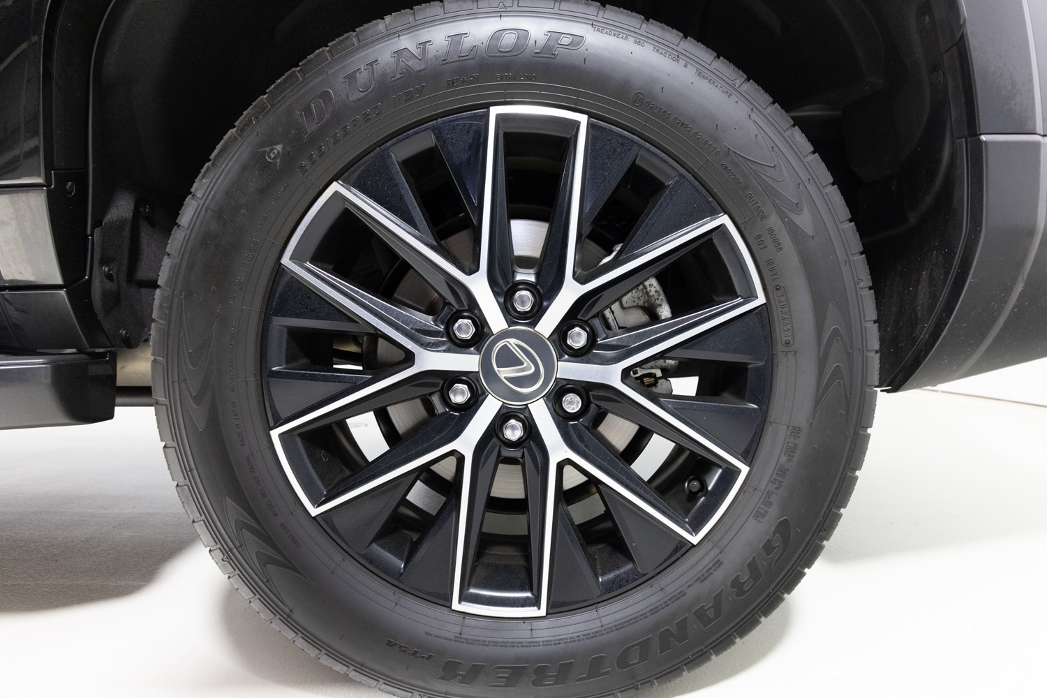 2024 Lexus GX photo 13