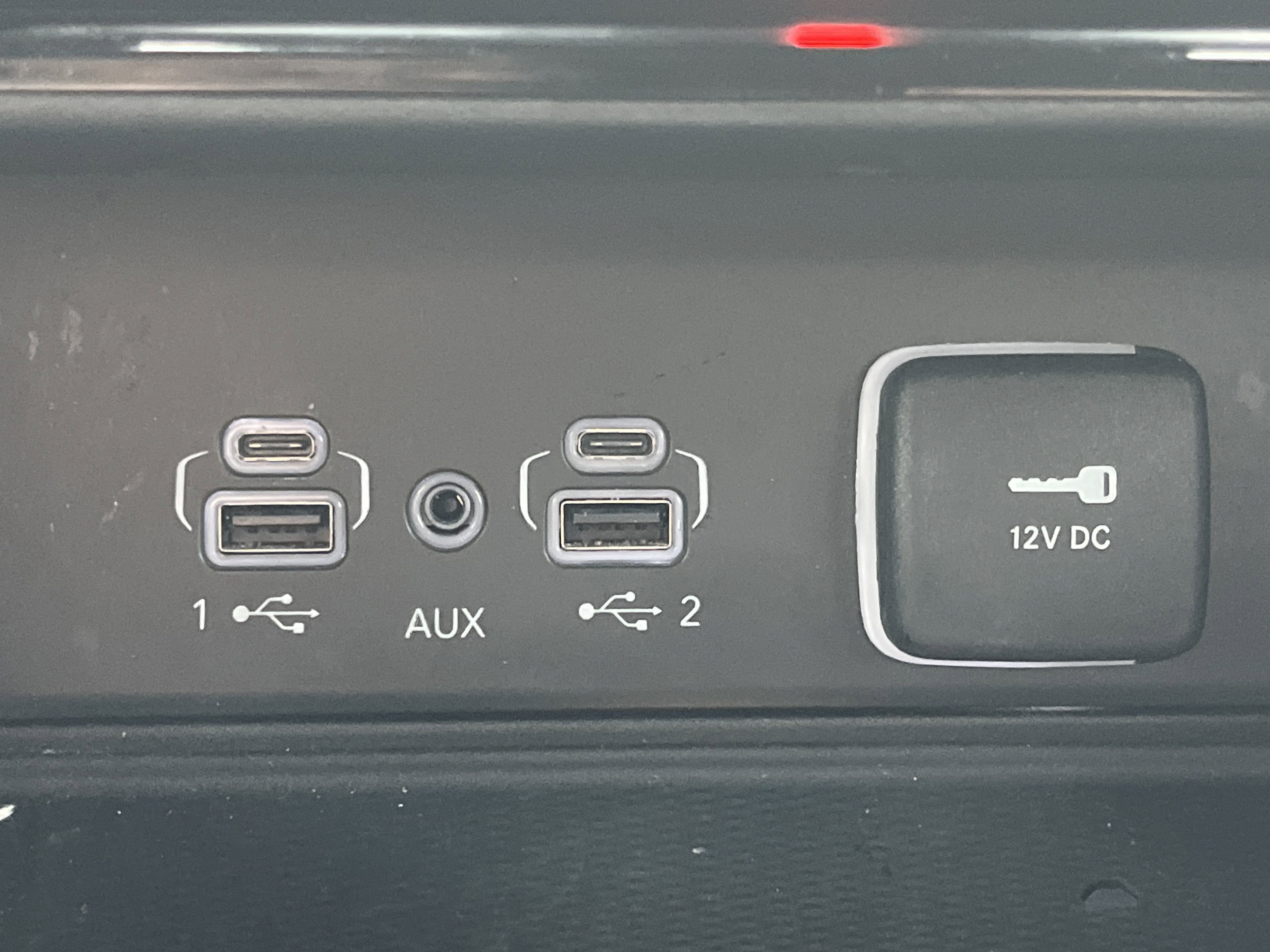 2023 Jeep Grand Cherokee Altitude photo 3