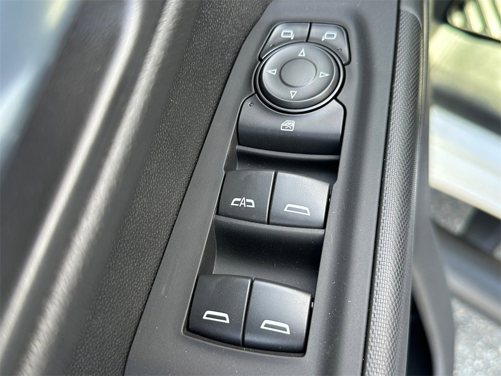 2025 Chevrolet Silverado 1500 Custom photo 18