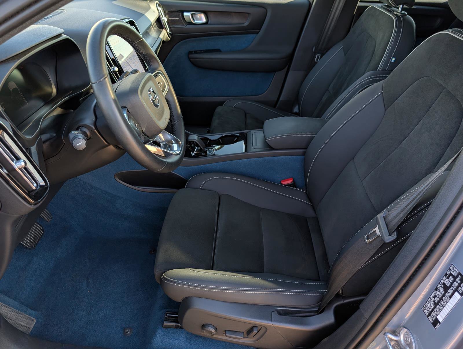 2023 Volvo C40 Recharge Ultimate photo 21