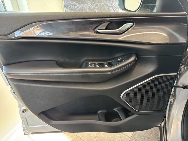 2022 Jeep Grand Cherokee Laredo photo 21