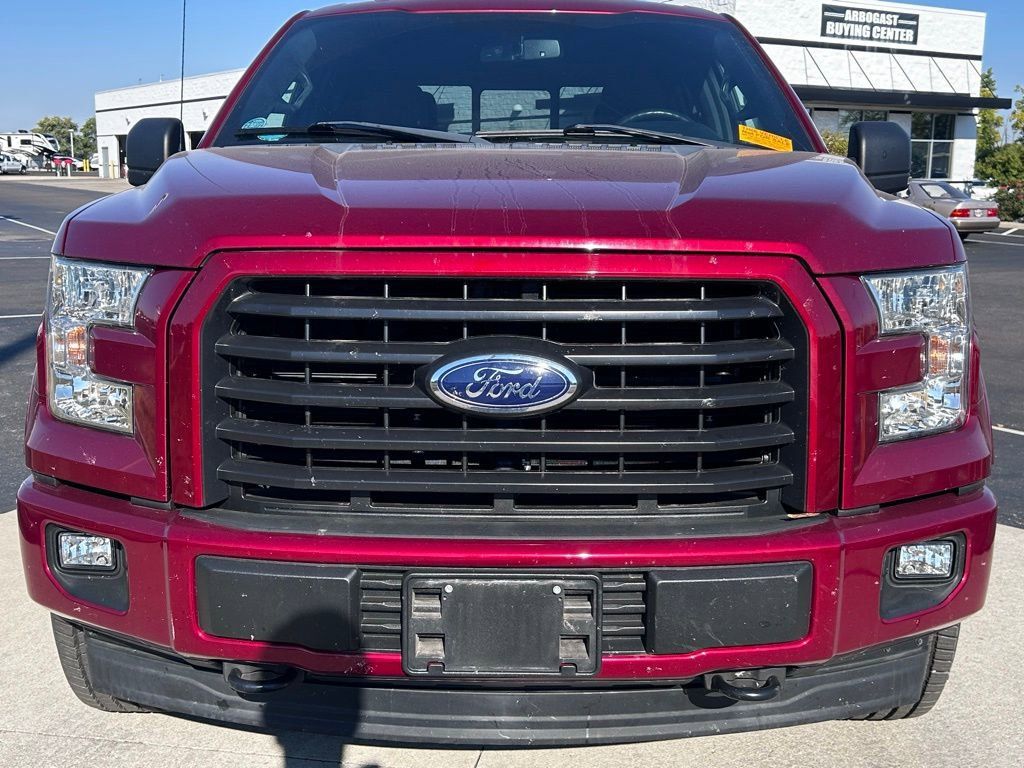 2017 Ford F-150 XLT photo 2