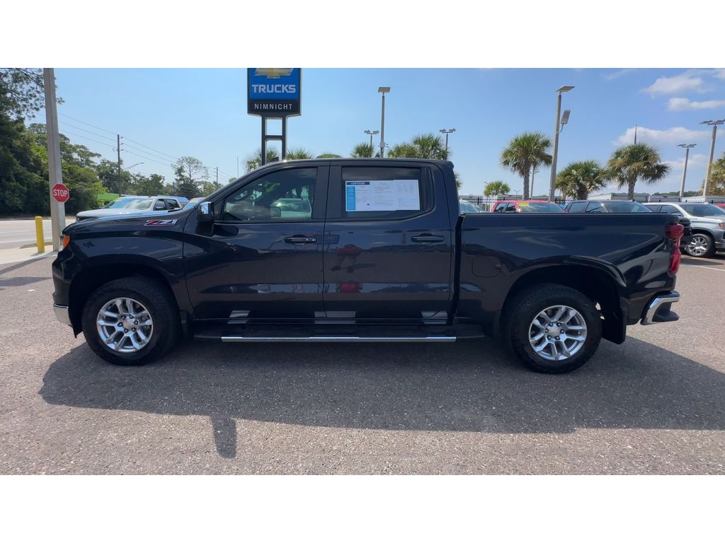 2022 Chevrolet Silverado 1500 LT photo 5