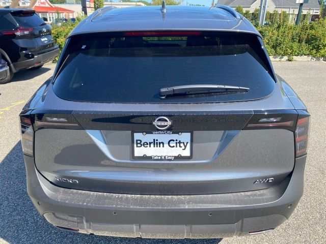 2025 Nissan Kicks SV photo 4