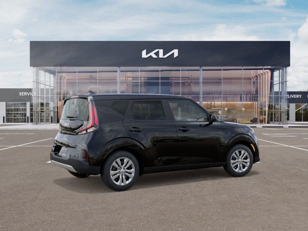 2025 Kia Soul LX photo 6