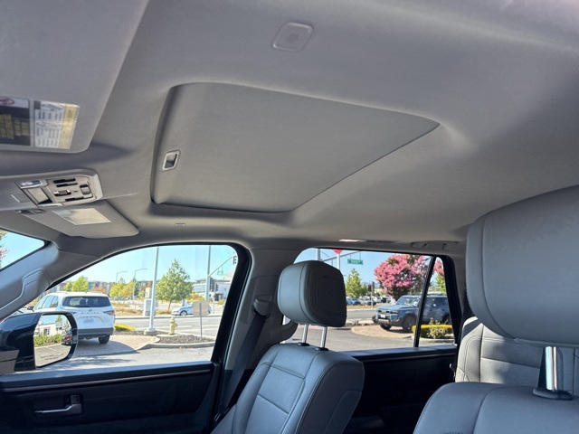 2023 Toyota Sequoia SR5 photo 8