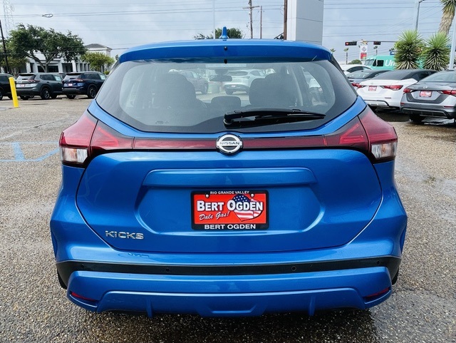 2021 Nissan Kicks S photo 5