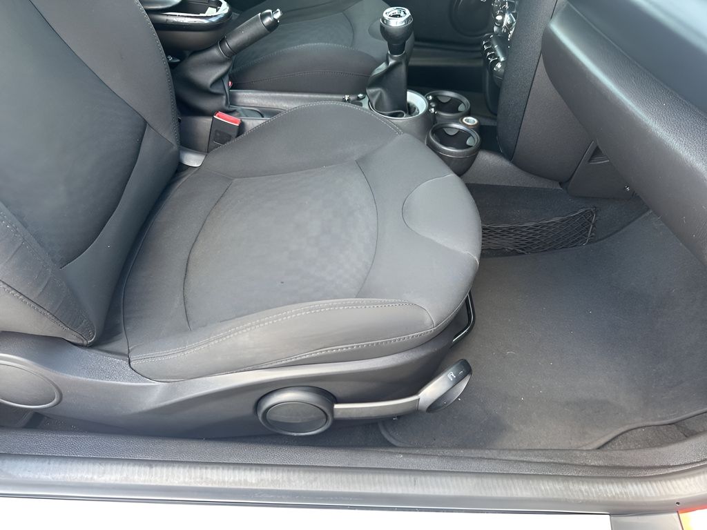 2013 Mini Cooper Base photo 13
