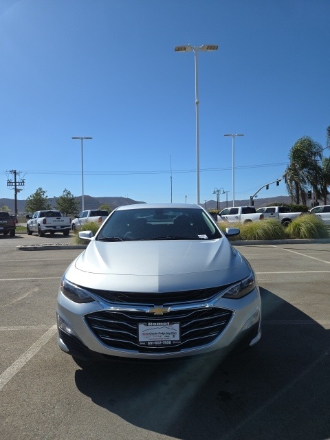 2022 Chevrolet Malibu 1LT photo 2