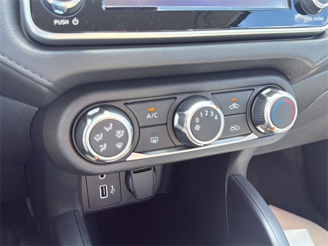 2025 Nissan Versa 1.6 S photo 24