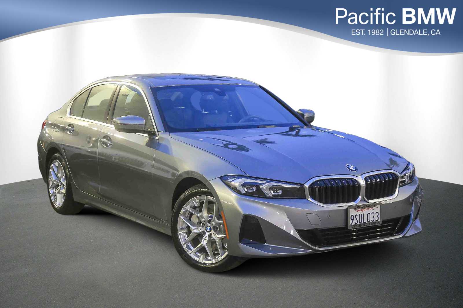 2025 BMW 3 Series 330i's photo