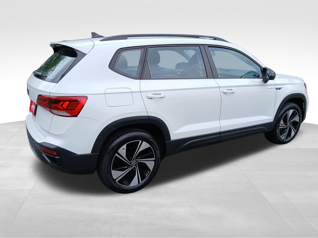 2024 Volkswagen Taos S photo 4