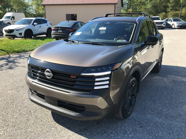 2026 Nissan Kicks SR photo 2