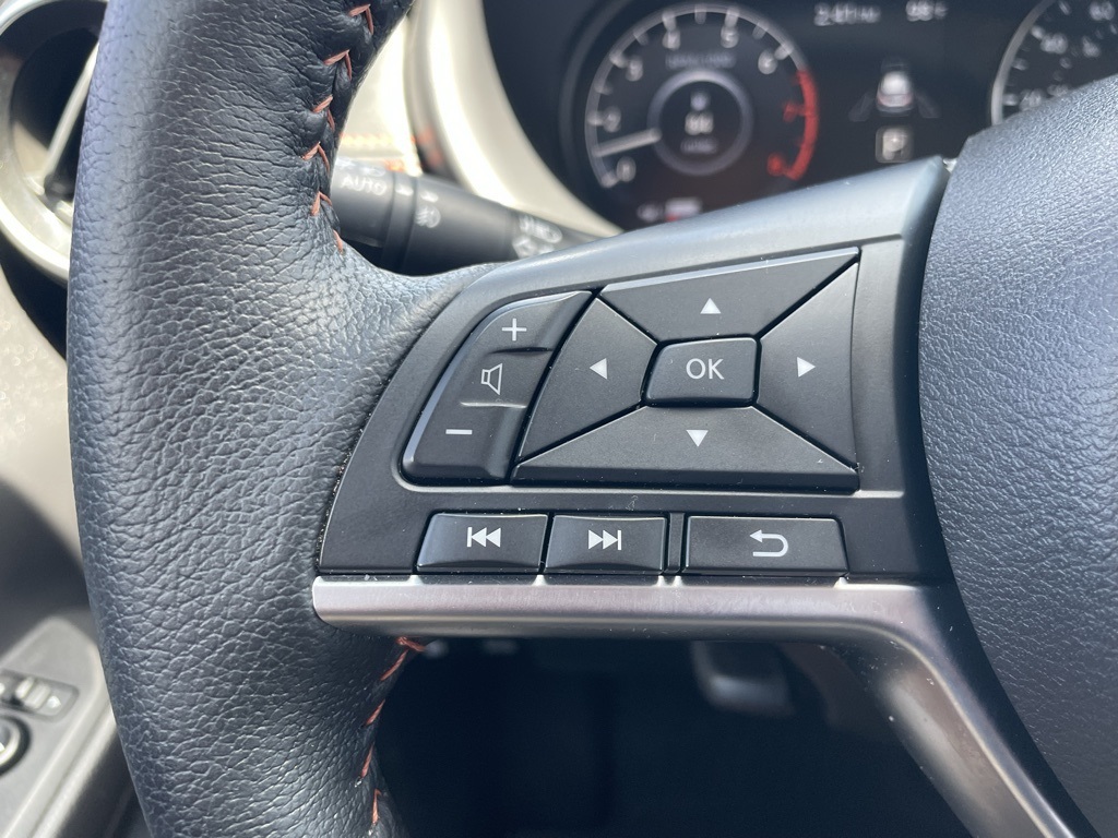 2024 Nissan Kicks SR photo 8