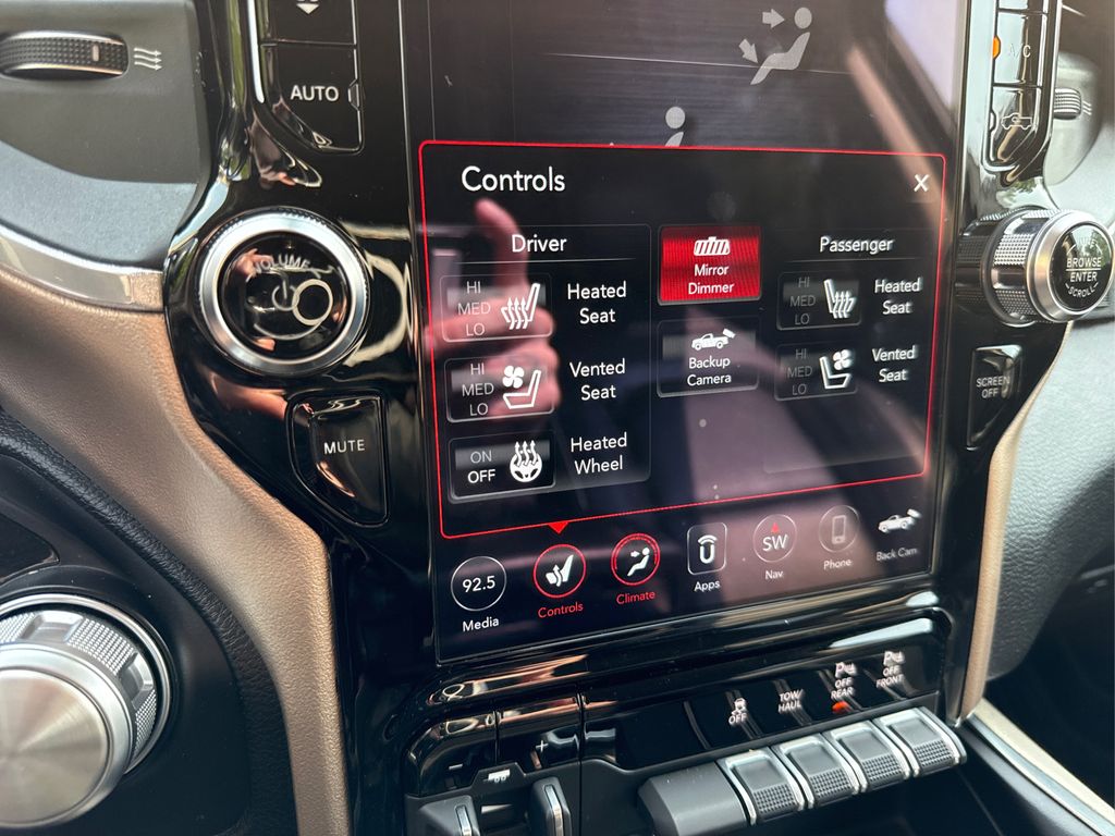2020 Ram 1500 Laramie photo 32