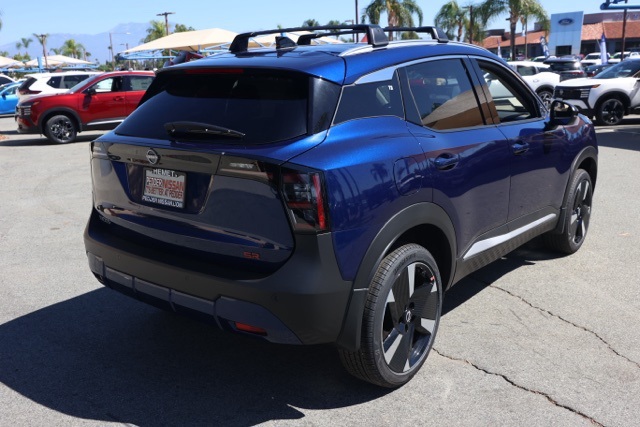 2026 Nissan Kicks SR photo 2