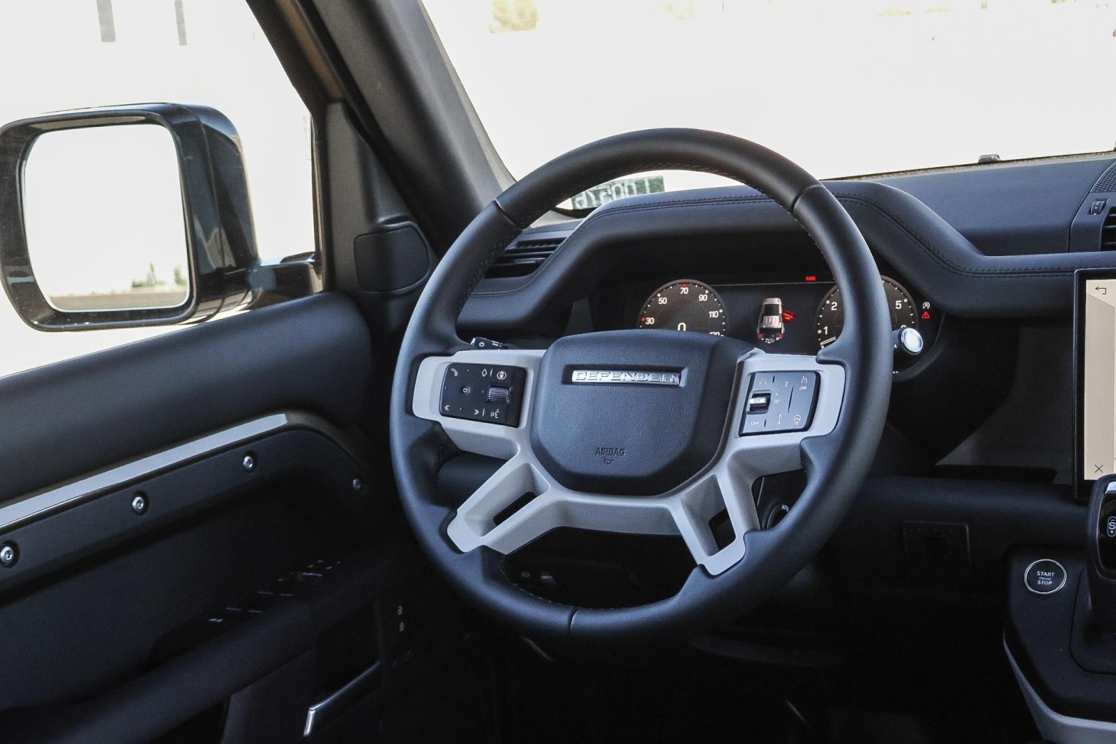 2025 Land Rover Defender 110 X-Dynamic SE photo 16