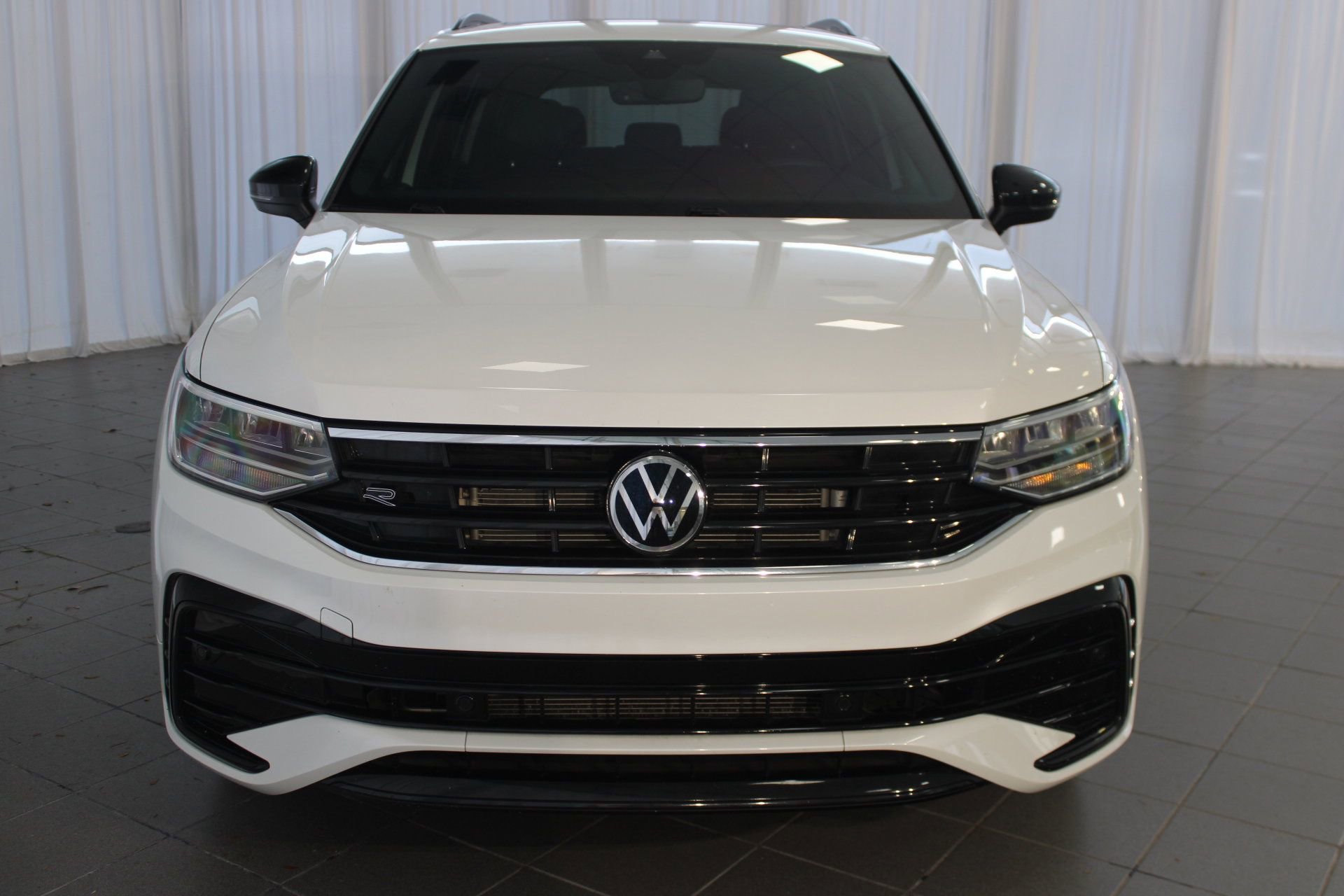 2022 Volkswagen Tiguan SE R-Line Black photo 5
