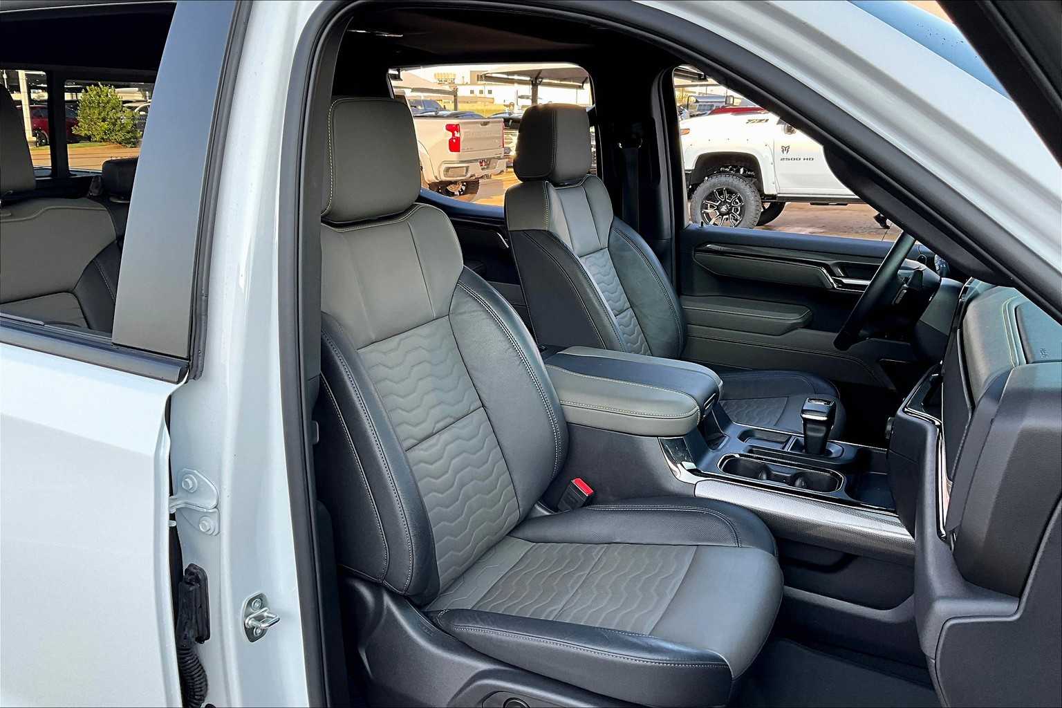 2024 Chevrolet Silverado 1500 ZR2 photo 8
