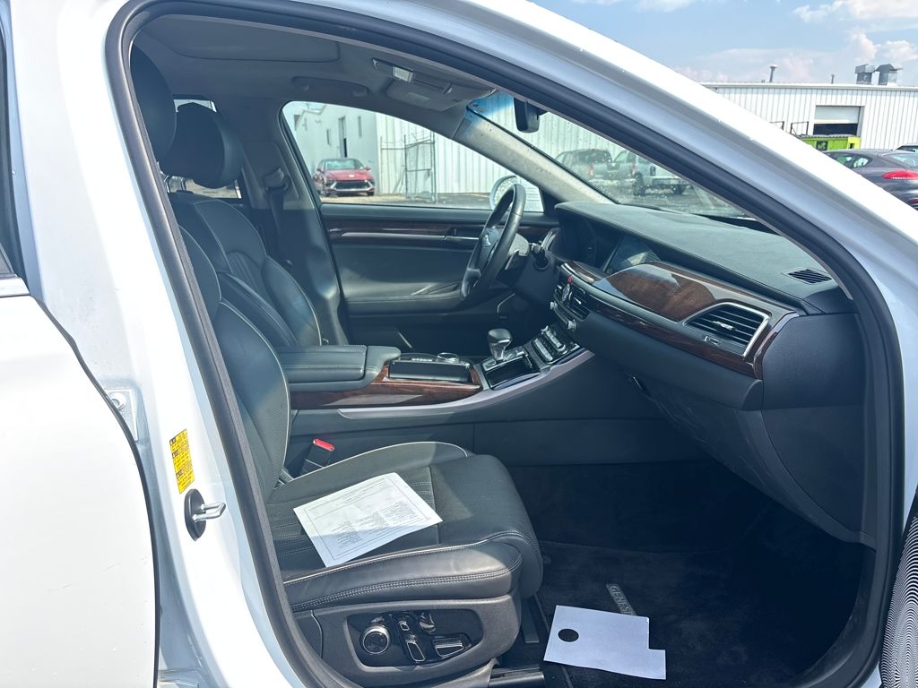 2019 Genesis G90 3.3T Premium photo 4