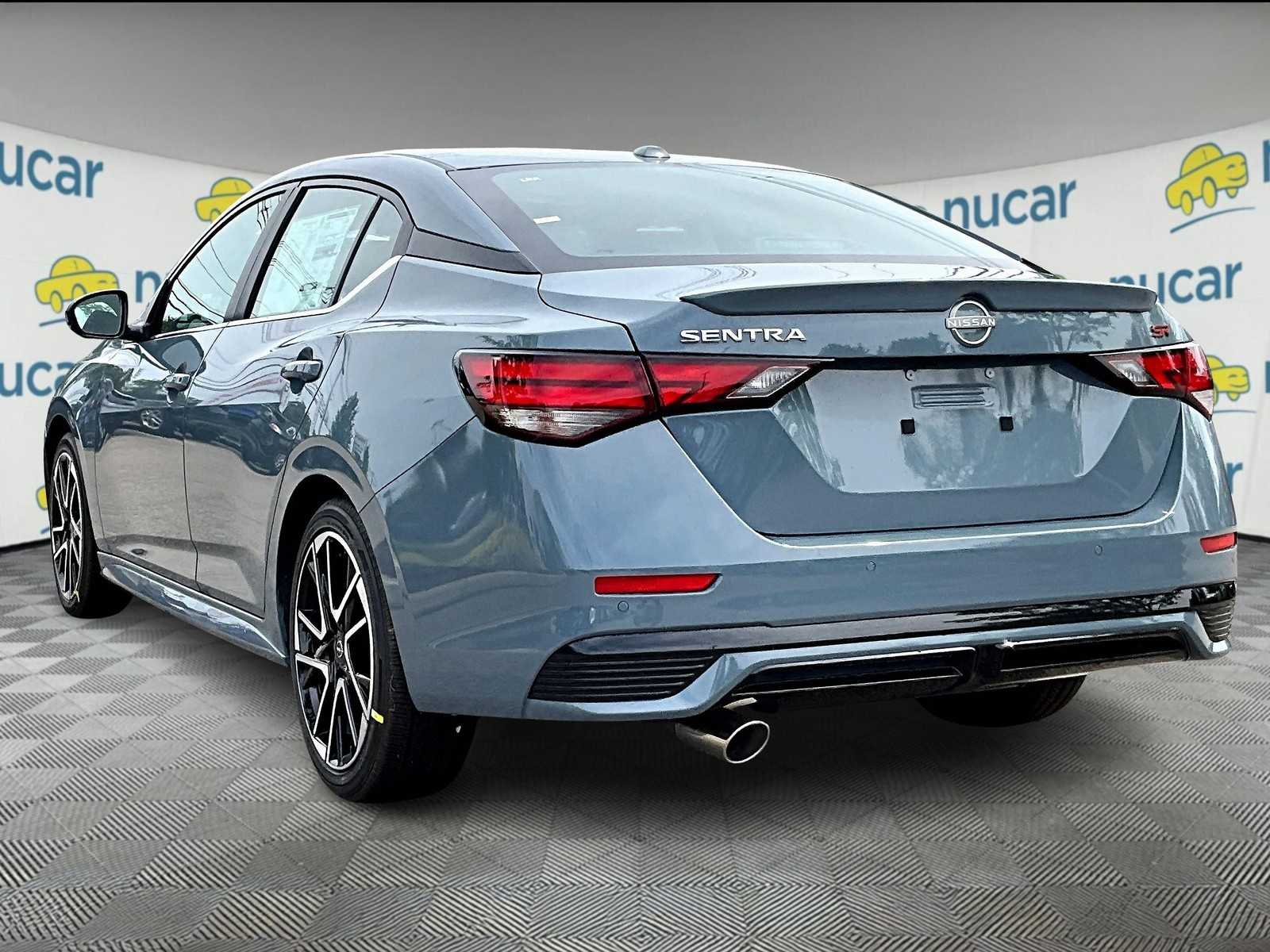 2025 Nissan Sentra SR photo 4