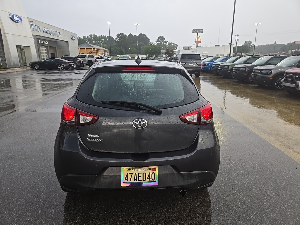 2020 Toyota Yaris LE photo 3