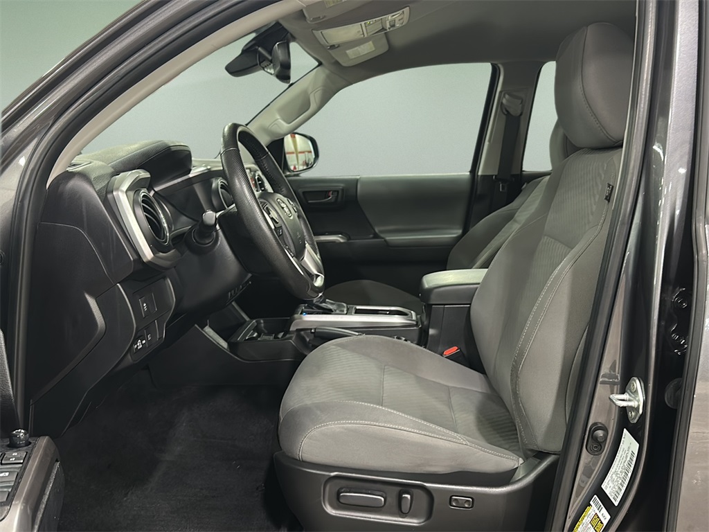 2023 Toyota Tacoma SR5 photo 8