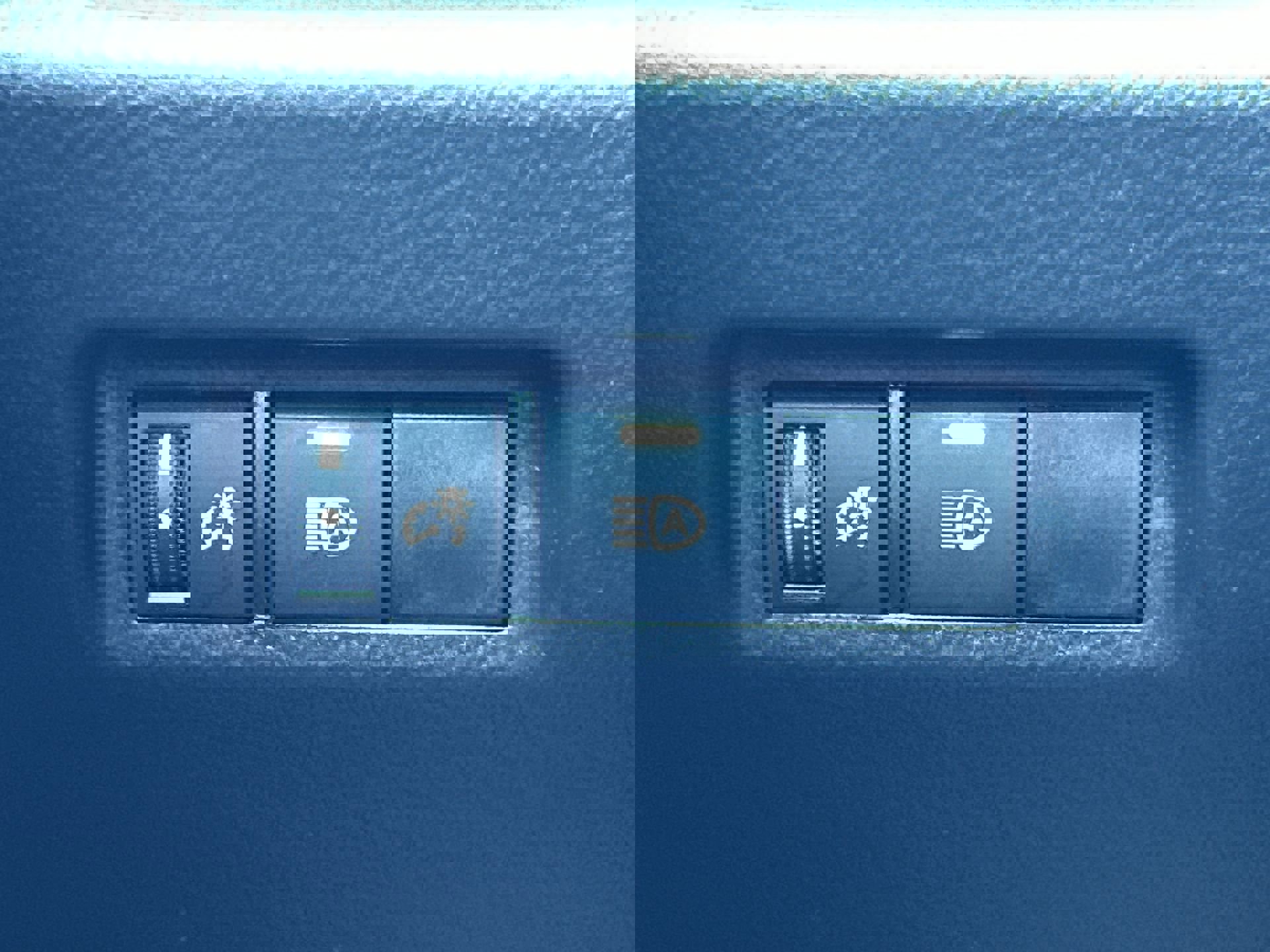 2021 Toyota RAV4 LE photo 23