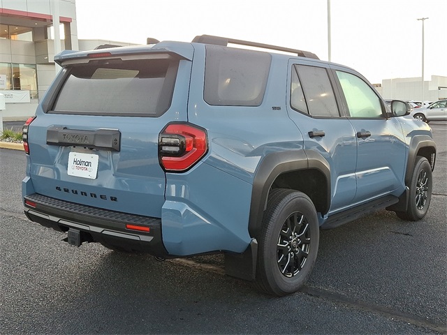 2025 Toyota 4Runner SR5 4WD photo 5