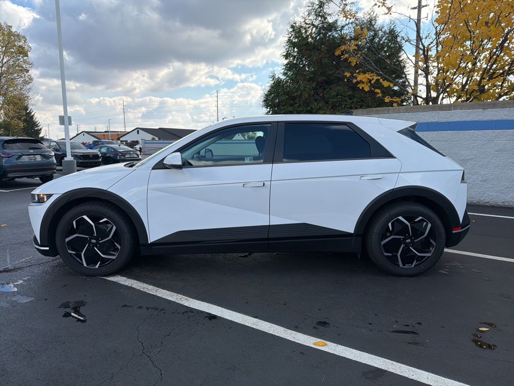 Used 2024 Hyundai IONIQ 5 SEL with VIN KM8KNDDF0RU270573 for sale in Indianapolis, IN