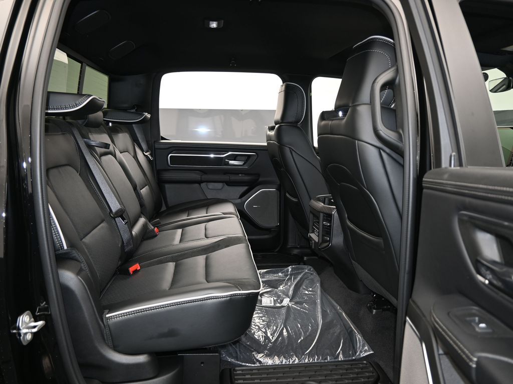 2025 Ram 1500 Laramie photo 4