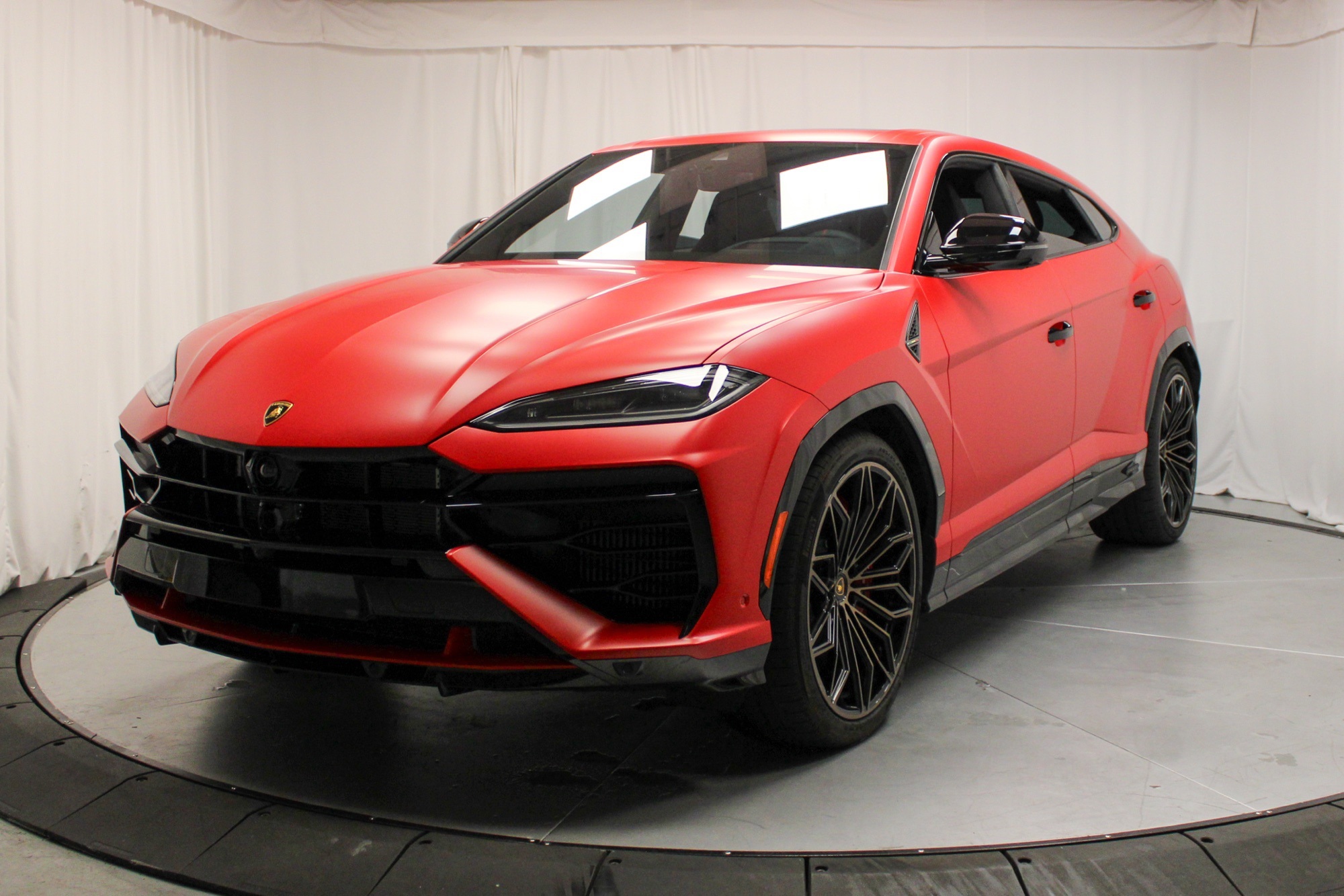 2025 Lamborghini Urus SE's photo