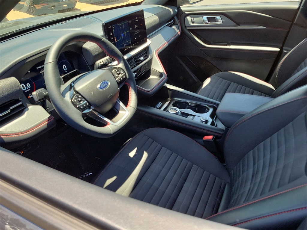 2025 Ford Explorer ST-Line photo 4