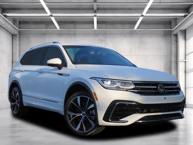 2024 Volkswagen Tiguan SEL R-LINE's photo