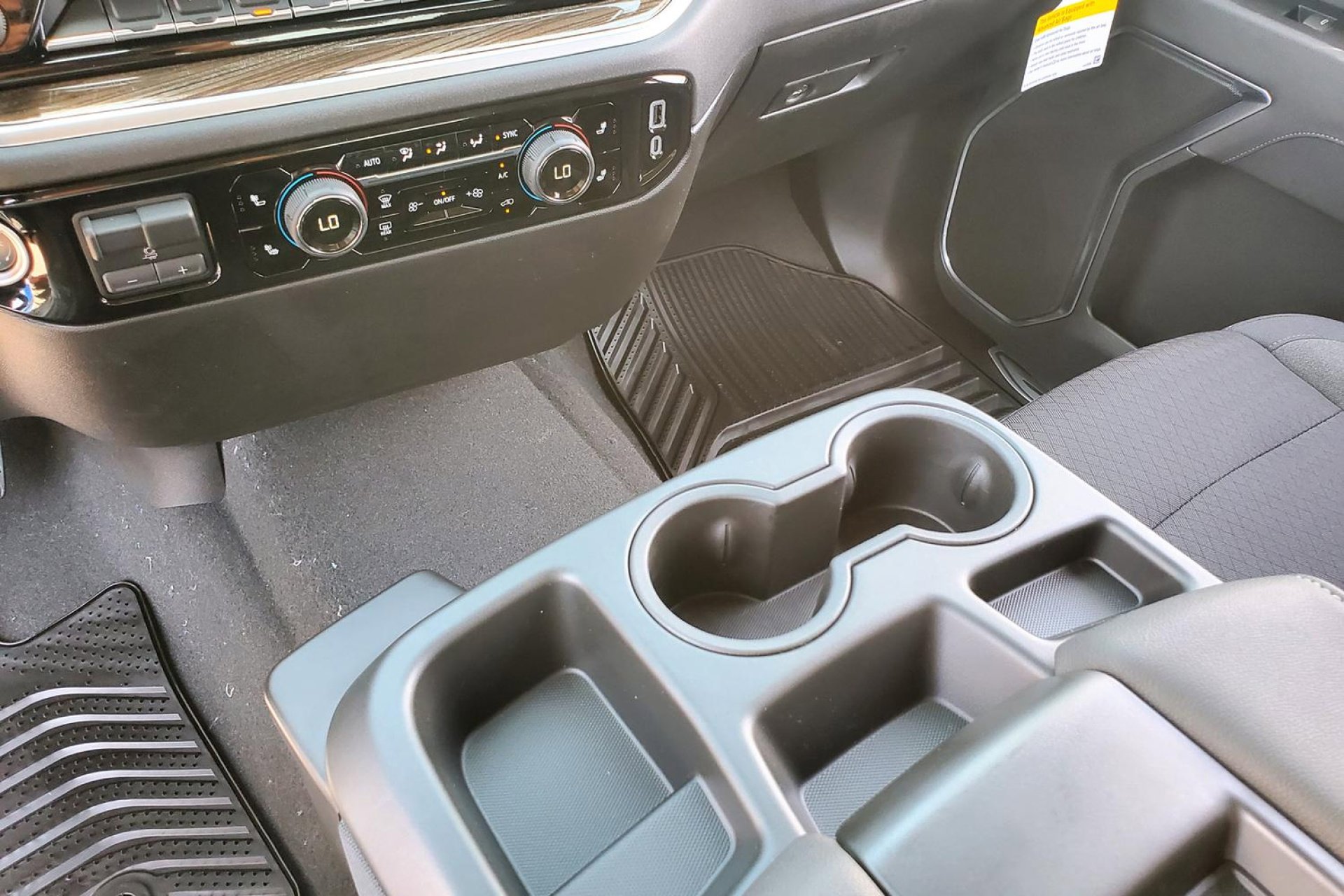 2025 Chevrolet Silverado 1500 RST photo 10
