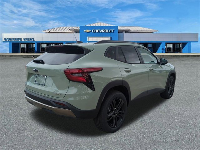 2026 Chevrolet Trax ACTIV photo 2