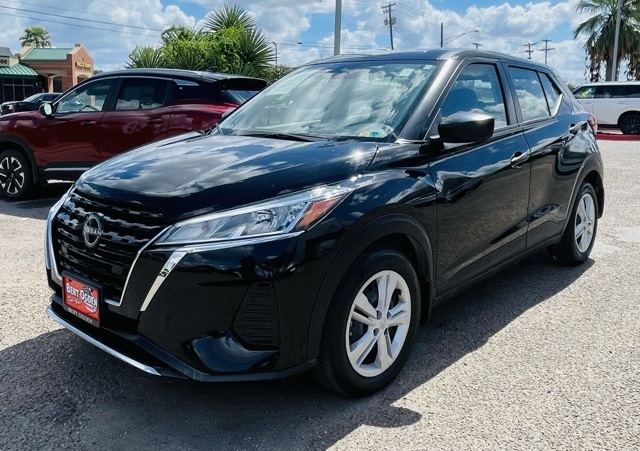 2024 Nissan Kicks S photo 3