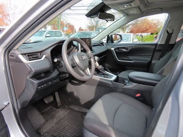 2023 Toyota RAV4 XLE photo 2