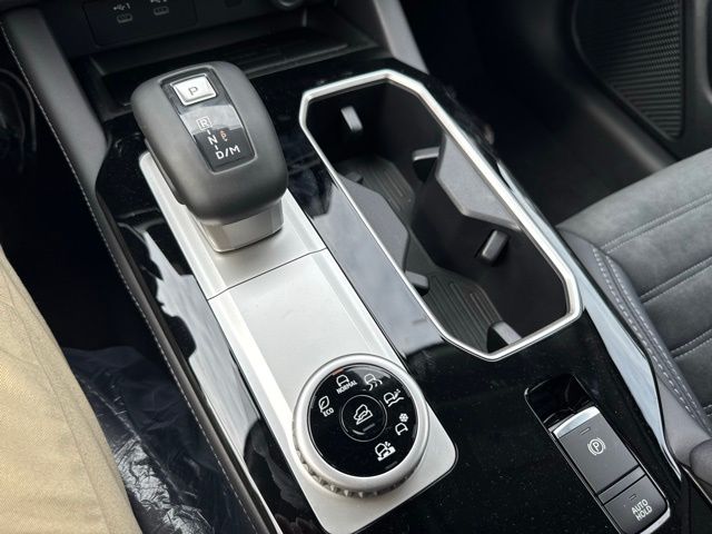 2025 Mitsubishi Outlander SE photo 17