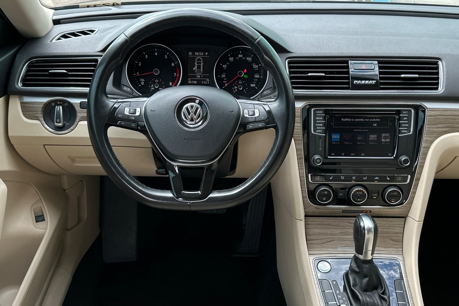 2018 Volkswagen Passat 2.0T SE photo 12
