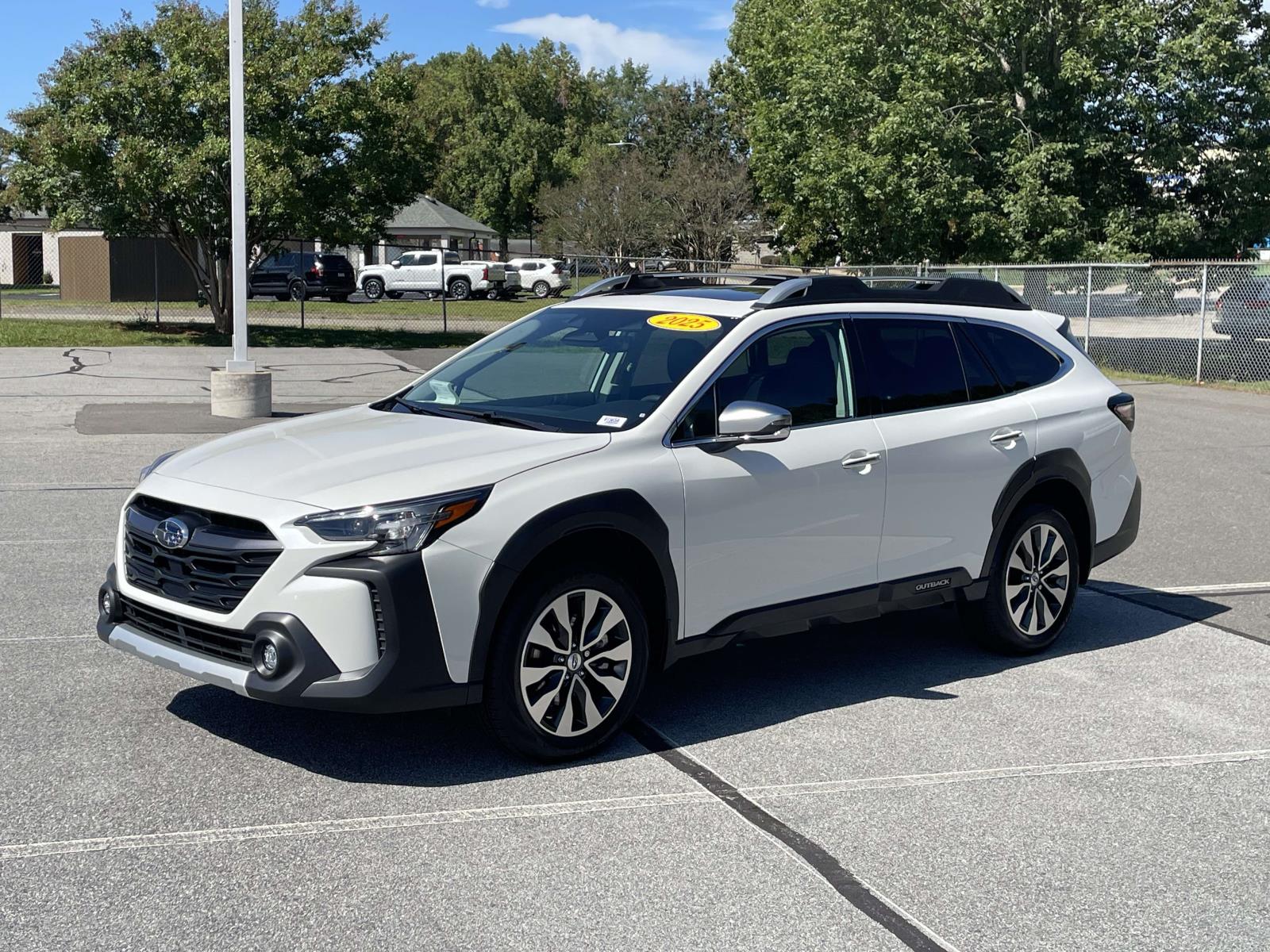 2025 Subaru Outback Touring XT photo 3