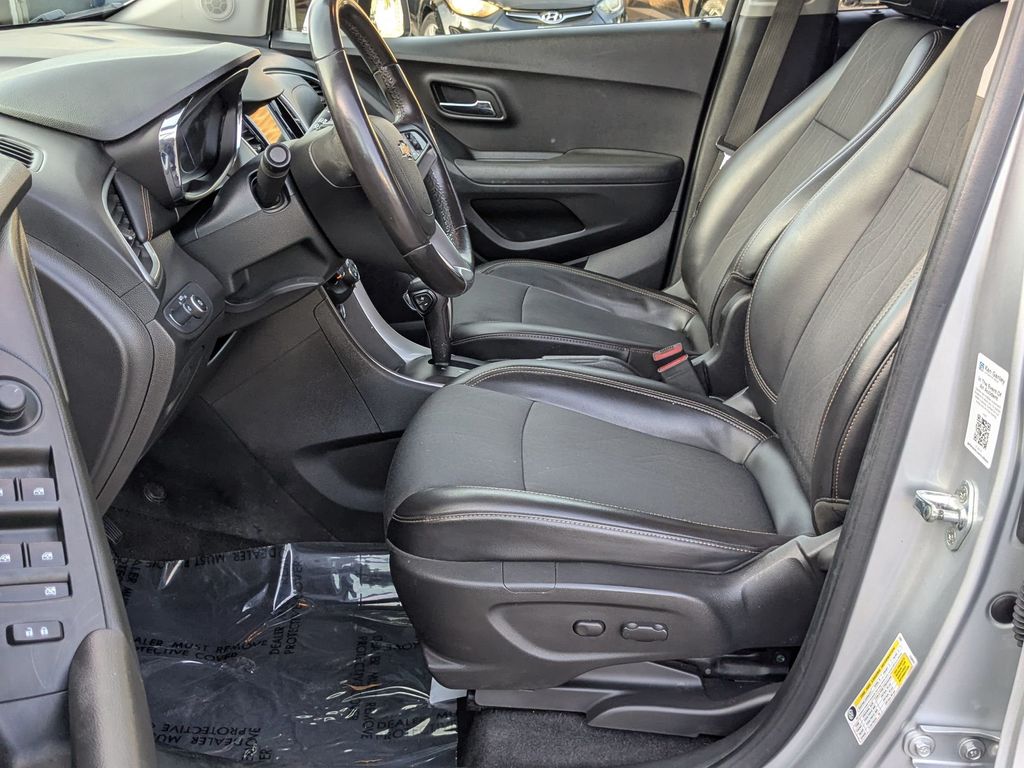 2019 Chevrolet Trax LT photo 11