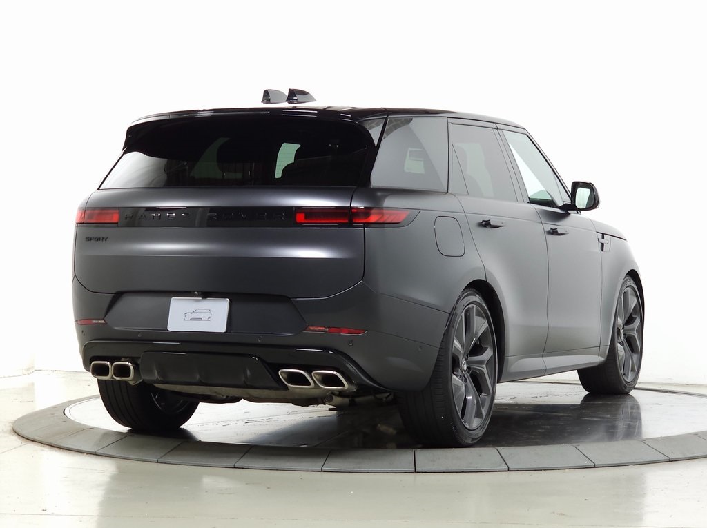 2025 Land Rover Range Rover Sport SE photo 6