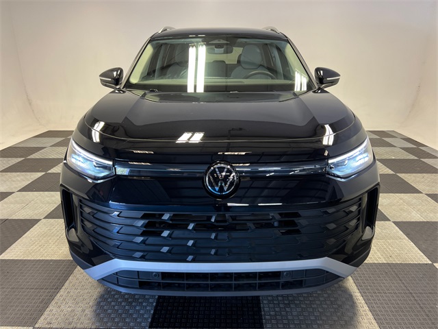 2025 Volkswagen Tiguan SE photo 2