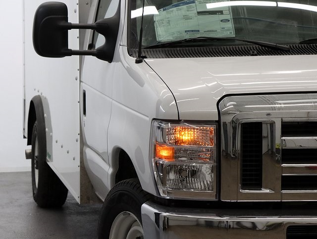 2025 Ford E-350 Base photo 5