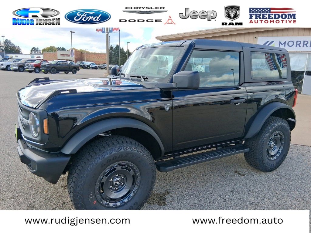 2025 Ford Bronco 2-Door Base's photo